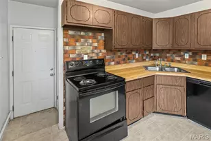 10 Garnier Ct, Florissant, MO 63031 - Photo 17