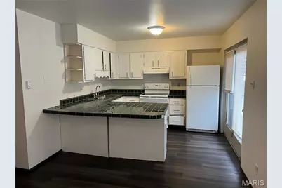 7641 Hazelcrest Drive, Hazelwood, MO 63042 - Photo 3