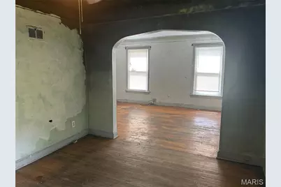 9015 McNulty Drive, Saint John, MO 63114 - Photo 9