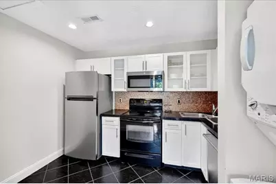 9067 Wrenwood Lane, Brentwood, MO 63144 - Photo 11