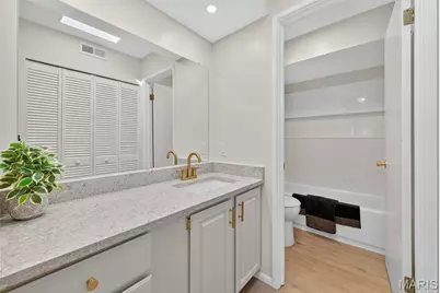 4355 Maryland Avenue #404, Saint Louis, MO 63108 - Photo 19