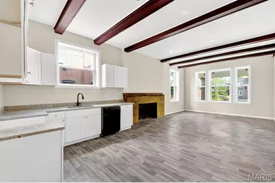 4 Lewis Place, Saint Louis, MO 63113 - Photo 3