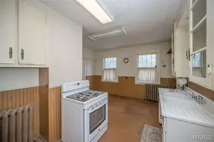 410 W Argonne Dr, Kirkwood, MO 63122 - Photo 23