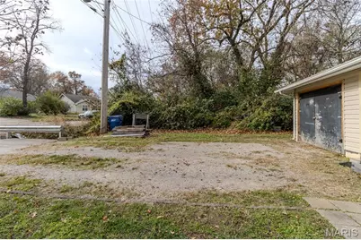 233 N Park Manor Boulevard, Lebanon, MO 65536 - Photo 27