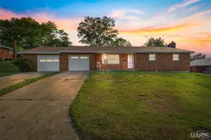 458 Cherry Dr, Saint Genevieve, MO 63670 - Photo 1