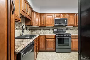 5581 Baronridge Dr, Saint Louis, MO 63129 - Photo 5