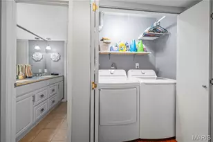 5569 Baronridge Dr, Saint Louis, MO 63129 - Photo 17