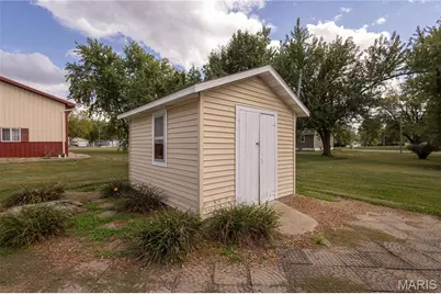 700 Ely St, Perry, MO 63462 - Photo 11