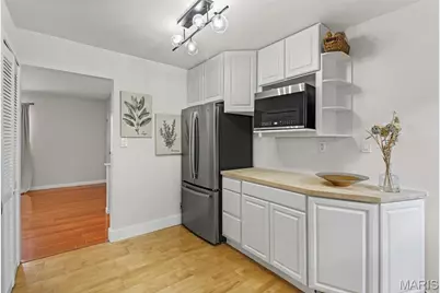 9112 W Swan Circle, Brentwood, MO 63144 - Photo 9