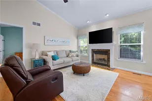 1017 Windsor Crest Ct Ct, Cottleville, MO 63376 - Photo 7