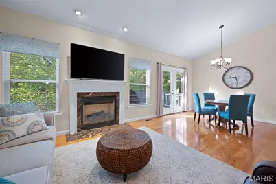 1017 Windsor Crest Ct Court, Cottleville, MO 63376 - Photo 5