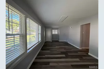 6568 Plymouth Avenue, Saint Louis, MO 63130 - Photo 3