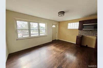 925 Iron Street, Saint Louis, MO 63111 - Photo 3