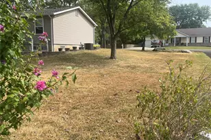 11 S Meadow Dr, O'Fallon, MO 63366 - Photo 11