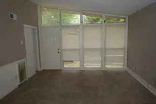 8401 St Olaf Dr, Saint Louis, MO 63134 - Photo 3