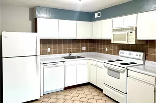 1960 Marine Terrace Dr, Maryland Heights, MO 63146 - Photo 3