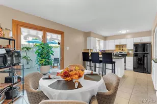 1656 Herault Pl, Saint Louis, MO 63125 - Photo 9