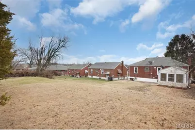 813 Chain Of Rocks Drive, Saint Louis, MO 63137 - Photo 3