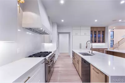 12224 Tbb Roger Lane, Saint Louis, MO 63131 - Photo 11