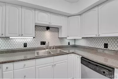 1438 Bluebird Terrace, Brentwood, MO 63144 - Photo 9