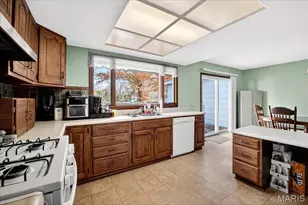 1710 Kilmory Dr, Florissant, MO 63031 - Photo 11