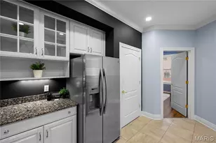 750 S Hanley Rd, Saint Louis, MO 63105 - Photo 9