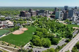 750 S Hanley Rd, Saint Louis, MO 63105 - Photo 25