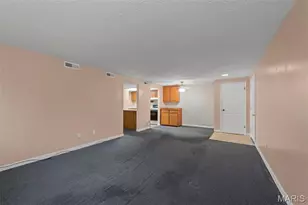 9 Fairways Cir, Saint Charles, MO 63303 - Photo 7