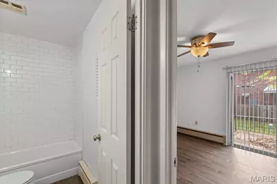 10682 Carroll Wood Way, Saint Louis, MO 63128 - Photo 17