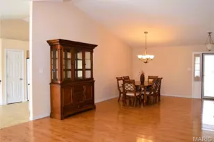 354 Birchwood Crossing Ln, Maryland Heights, MO 63043 - Photo 7
