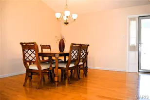 354 Birchwood Crossing Ln, Maryland Heights, MO 63043 - Photo 5