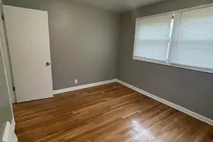 9710 Calumet Dr, Saint Louis, MO 63137 - Photo 7