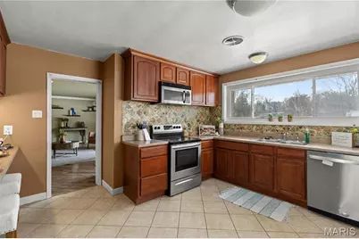 62 W Cardigan Drive, Florissant, MO 63135 - Photo 13