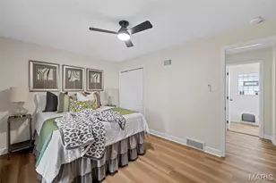 6870 Foxcroft Dr, Saint Louis, MO 63123 - Photo 5