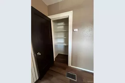6331 Windham Avenue, Saint Louis, MO 63120 - Photo 7