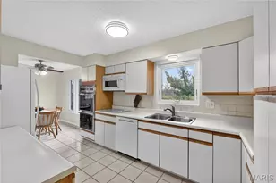 13232 Heirloom Ct, Saint Louis, MO 63146 - Photo 37