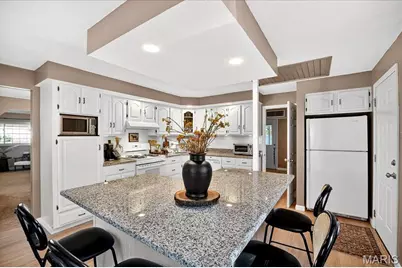 277 Ramsey Lane, Ballwin, MO 63021 - Photo 3