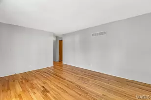 420 Humes Ln, Florissant, MO 63031 - Photo 9