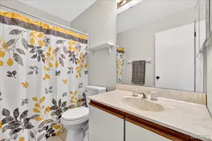 3142 Autumn Trace Dr, Maryland Heights, MO 63043 - Photo 15