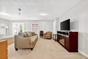 3142 Autumn Trace Dr, Maryland Heights, MO 63043 - Photo 19