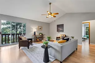 10903 Village Grove Dr, Saint Louis, MO 63123 - Photo 3