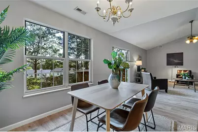 10903 Village Grove Drive #D, Saint Louis, MO 63123 - Photo 9