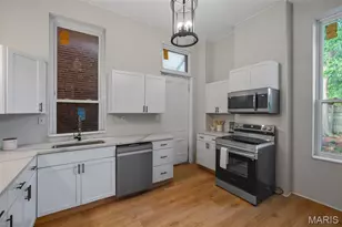 1725 Oregon Pl, Saint Louis, MO 63104 - Photo 17