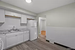 1006 Highmont Dr, Ferguson, MO 63135 - Photo 11