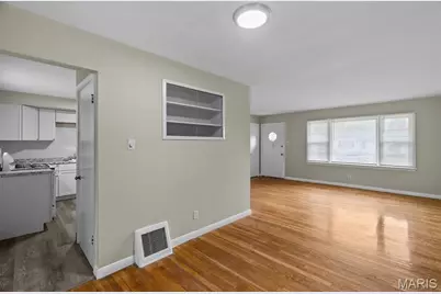 1006 Highmont Drive, Ferguson, MO 63135 - Photo 9