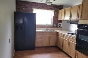 1733 Leaf Crest Dr, Hazelwood, MO 63042 - Photo 5