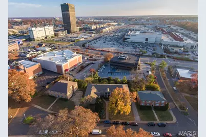 8140-42 Whitburn Drive, Clayton, MO 63105 - Photo 7