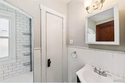 5203 Dewey Avenue, Saint Louis, MO 63116 - Photo 15