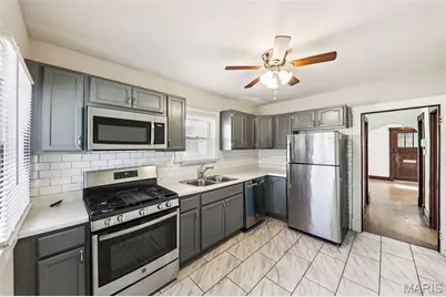 5203 Dewey Avenue, Saint Louis, MO 63116 - Photo 9