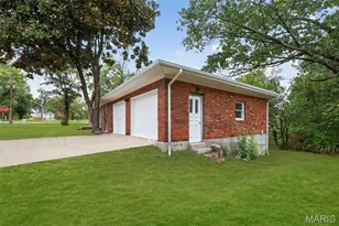 315 Hillcrest Dr, Bourbon, MO 65441 - Photo 3